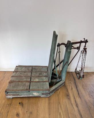 Bilancia a bilico antica in legno