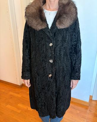 Pelliccia Vintage Astrakan Nero con Collo in Volpe