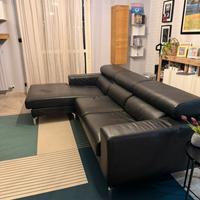 Divano in pelle con Chaise Longue
