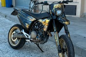 Husqvarna 701 supermoto