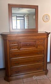 Cassettiera in noce con specchio