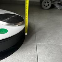 Robot Aspirapolvere Folletto VR7s con base di sv