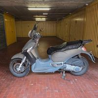 Aprilia Scarabeo 300 - 2010