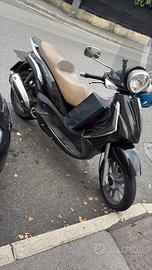 Piaggio beverly tourer 300