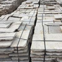 Lastricato di pietra di recupero selezionata