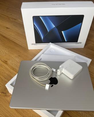 MacBook Pro 14"-Chip M2 PRO-16 Gb-512 SSD
