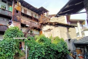 CASA SEMINDIPENDENTE A AOSTA