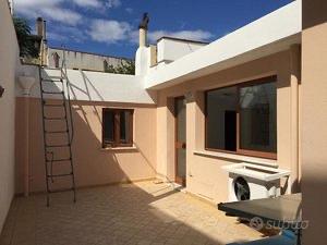 Elmas Via Talamone quadrivano con cortile