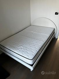 Struttura letto completa di rete a doghe