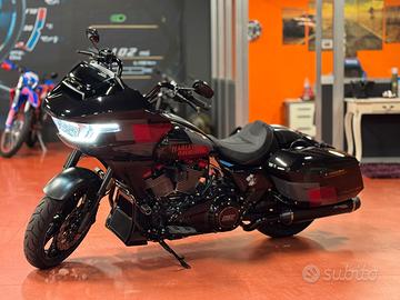 HARLEY DAVIDSON ROAD GLIDE CVO ST HOT LAP