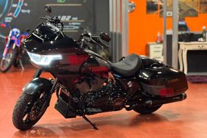 HARLEY DAVIDSON ROAD GLIDE CVO ST HOT LAP