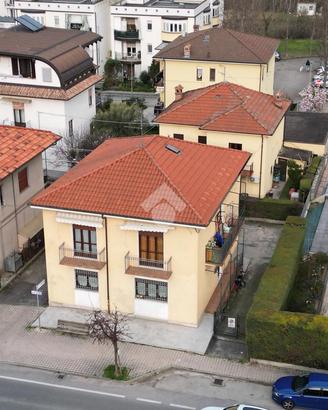 4 LOCALI A ALBA