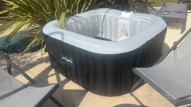 Piscina idromassaggio riscaldabile