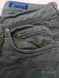pantaloni 
