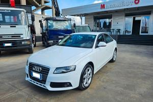 AUDI A4 BERLINA 1.8 TURBO BENZINA AUTOMATICA - 200