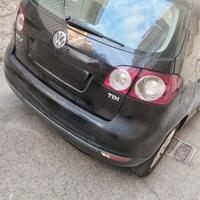 Golf plus 1.9 tdi.       € 700.