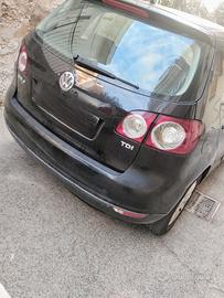 Golf plus 1.9 tdi.       € 700.