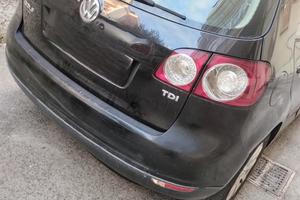 Golf plus 1.9 tdi.       € 700.