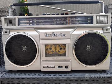 Boombox Sanyo M9500 LU. 