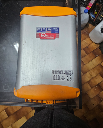 Carica batterie nautico Quick SBC 250