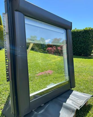 Finestra in pvc con annesse tendine oscuranti