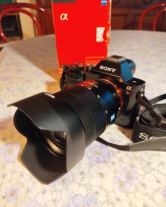 Sony A7R (36.4 MP) + ottica Zeiss 24-70mm f/4 OSS