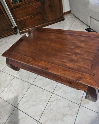 Meraviglioso tavolo in legno massiccio