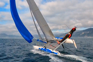 Catamarano formula 18