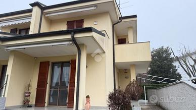 PORZIONE DI BIFAMILIARE A ZECCONE