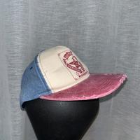 Cappellino con visiera piatta