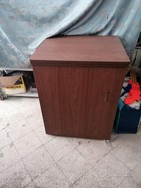 Mobiletto Singer senza macchina