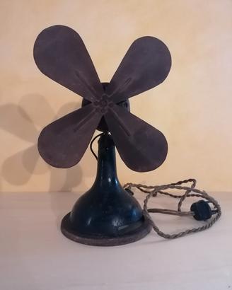 Antico ventilatore Singer