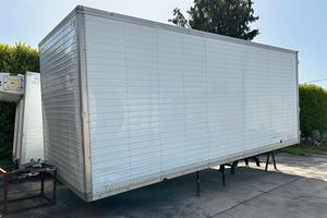 Furgone in alluminio mt. 6,60 con porta lato destr