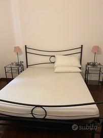 Letto completo con comodini