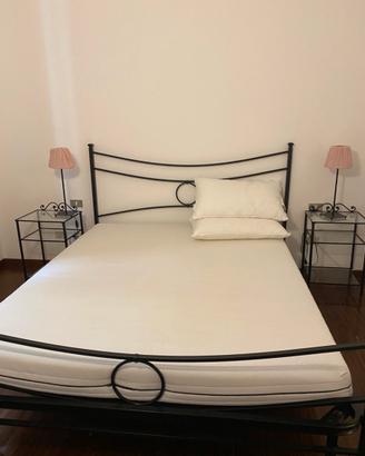 Letto completo con comodini