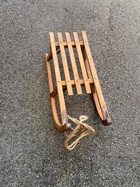 Slittino di legno