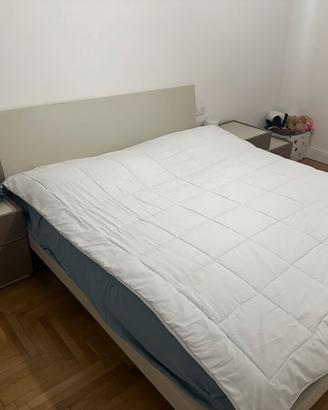 Camera da letto (letto + comodoni + cassettiera)