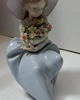 LLADRÓ Statua  Fragrant Bouquet Bimba Con Fiori