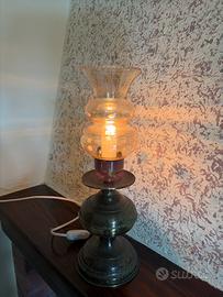 Lampada da tavolo vintage in vetro e metallo