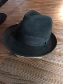 Cappello verde
