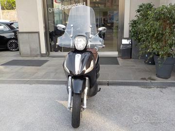 PIAGGIO Beverly 300 i.e. Anno
