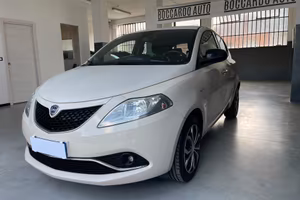 Lancia Ypsilon 1.2 69 CV 5 porte Gold