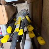 Lotto 7 martelli carpentiere manico plastica nuovi