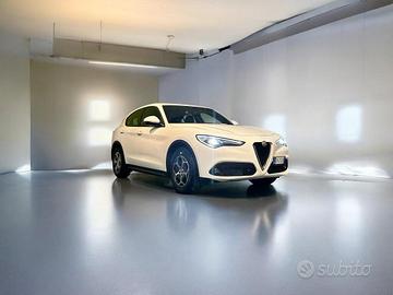 Alfa Romeo Stelvio 2.2 t Business Q4 190cv auto