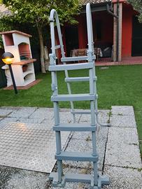 scaletta piscina