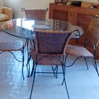 Tavolo liberty ferro battuto e rattan