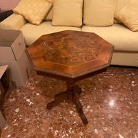 Tavolinetto in legno