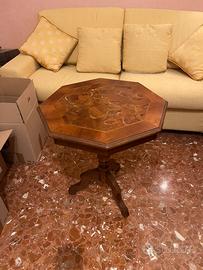 Tavolinetto in legno