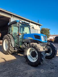 trattore New Holland T4050F 