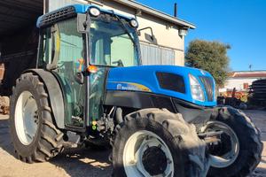 trattore New Holland T4050F 